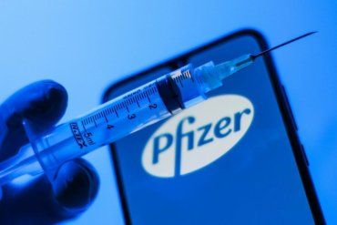 Действие «супер»-вакцины Pfizer опробовали на себе европейцы