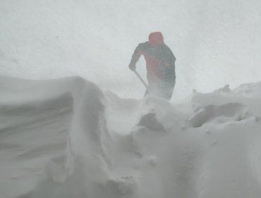 Карпаты замело: На Поп Иване навалило 2 метра снега 
