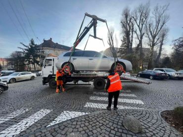 В Ужгороде нашли управу на "мастеров" парковки авто?