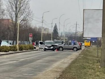 ДТП в Ужгороде: Opel на полном ходу остановился в Nissan 