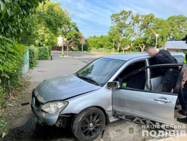 В Ужгороде владелец Mitsubishi поймал "на горячем" угонщика и угодил в больницу
