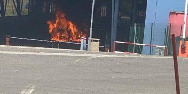 В Закарпатье на границе дурдом: Иностранец сжёг собственное авто
