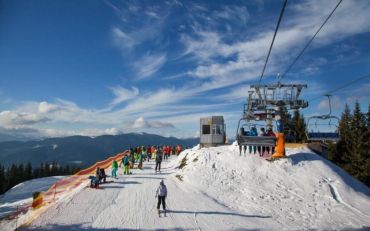 Синоптики предупреждают о третьем уровне опасности из-за сильного снегопада на Закарпатье (ВИДЕО)