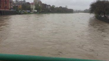 В Ужгороде набережная Независимости в шаге от наводнения