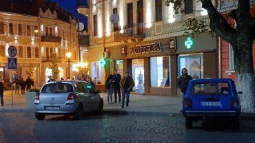В центре Ужгорода под вечер случилось ДТП: Есть пострадавшие 