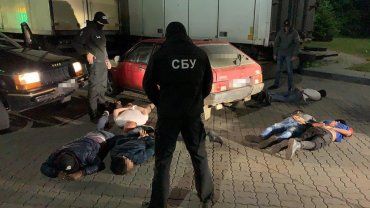 В Закарпатье сотрудники СБУ блокировали канал для незаконной переправки нелегалов