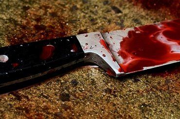Убила с одного удара: В Мукачево жена всадила нож в сердце мужа