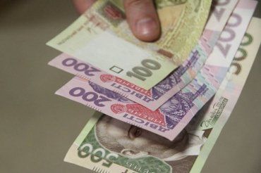 Украинцам поднимут выплаты по зарплатам, пенсиям и различным пособиям 