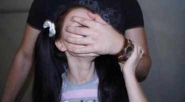 В Закарпатье 11-летняя девочка была изнасилована собственным дядей - официально 