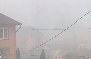 Печальные кадры: На Закарпатье город полностью оказался в дыму 