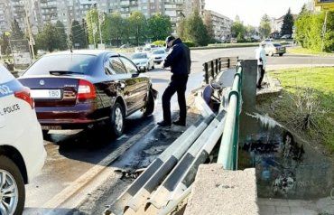 Ни свет, ни заря: В Ужгороде с самого утра ДТП на мосту
