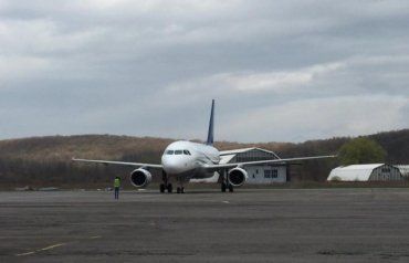 Зеленский обсудил с президентом Словакии возможное будущее аэропорта в Ужгороде 