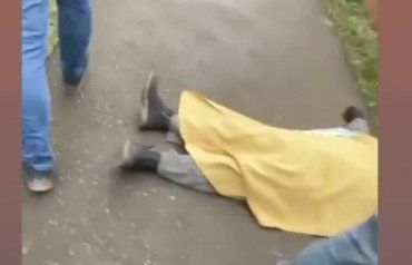 В Закарпатье посреди улицы лежал труп человека