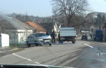 В Закарпатье второе ДТП за сутки: Иномарке знатно досталось грузовика 