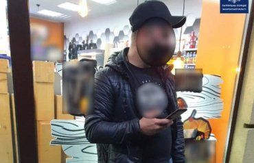 Странные курьезы в Ужгороде: Клиент с пистолетом "One Minute" вызвал полицию