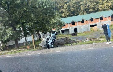 Утром в Закарпатье BMW попало в мощное ДТП
