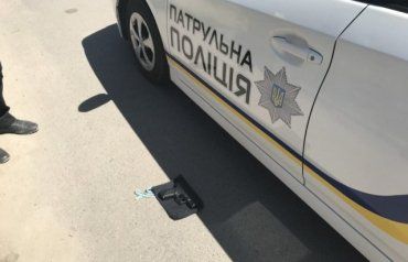В Закарпатье двое школьников упражнялись в стрельбе из пистолета, под транспортным мостом