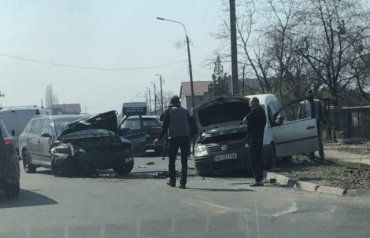 В Закарпатье на объездной столкнулись два авто