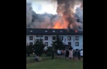 Туристы сняли на камеру жуткий пожар в Закарпатье