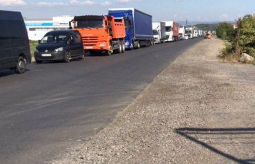 В Мукачево из-за ремонта дорог на нескольких улицах появились заторы 