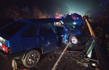 ДТП под Мукачево: Машины в ужаснейшем состоянии, водителей забрали в больницу, большие пробки (ФОТО, ВИДЕО)