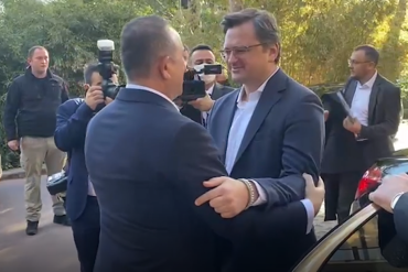 Министр МИД Украины Дмитрий Кулеба уже прибыл на место встречи с Лавровым в Турцию