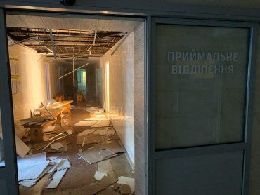 Журналист показал что творится внутри приемного отделения больницы, которая пылала в Ужгороде 