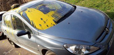 Охота на политиков: В Ужгороде уже второй нардеп обнаружил свой автомобиль изгаженным