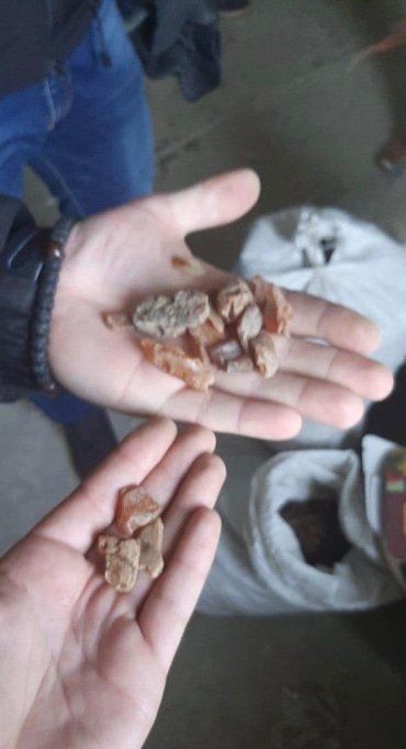 Массовые обыски в Закарпатье: Найдена масштабная контрабанда драгоценного камня 