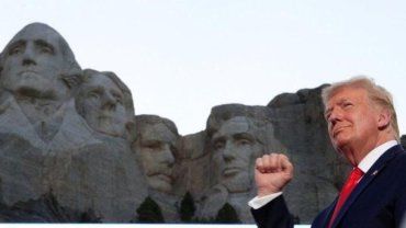 Trump found a suitable background for BLM - two of the four presidents on the bas-relief - slave owners