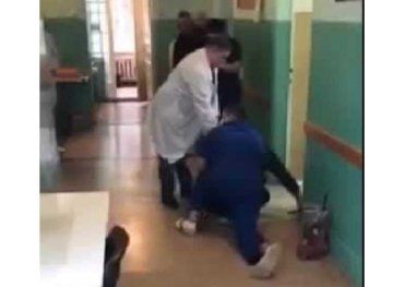В Ужгороде подрались врач и пациент из-за карантинных запретов 