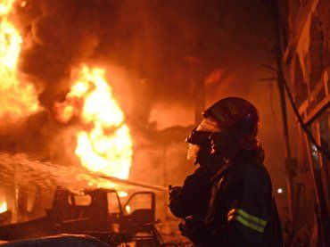 Сильный пожар вспыхнул в Закарпатье: Сгорели медикаменты 