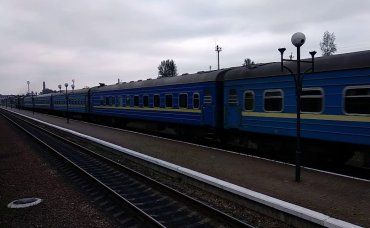 В Закарпатье не могут доехать более 3 поездов 