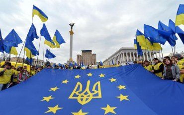 ЕС готов отменить безвиз украинцам: стали известны причины