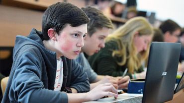 В Мукачево школьники отныне будут учится в онлайн режиме 