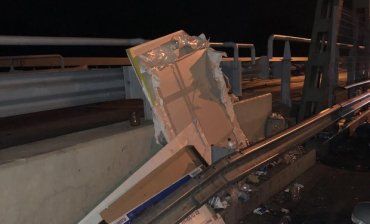 Венгры перекрыли свою часть моста на КПП "Тиса" в Закарпатье 