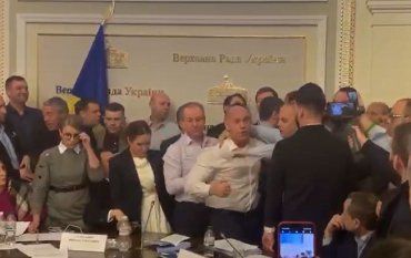 От порно к кулакам: Скандальный депутат Кива устроил махач на заседании Верховной Рады 