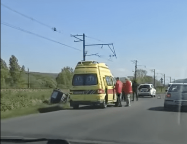 Возле Ужгорода ДТП: На месте была скорая, один автомобиль "приземлился" на крышу