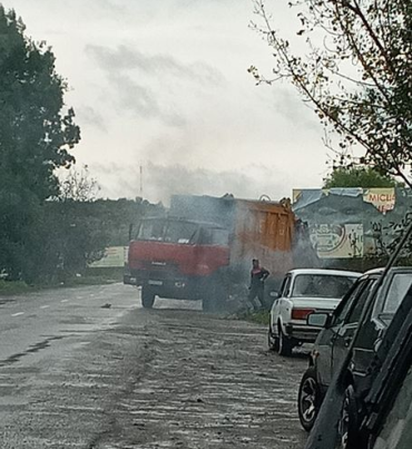 ДТП в Закарпатье: Автомобиль устроил на дороге хаос, есть пробки 