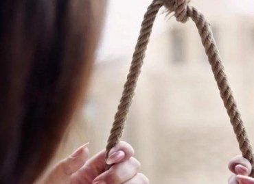 В Закарпатье нашли мертвую 16-летнюю девочку с петлей на шее 