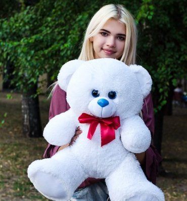 Несколько причин подарить девушке большого плюшевого медведя