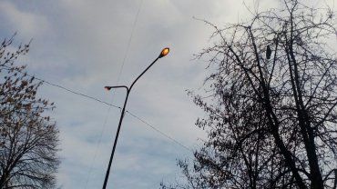 Странный парадокс: На Закарпатье уличные фонари работаю в дневное время, а в ночное - нет 