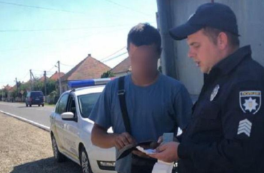 Не на тех напал: В Закарпатье наивный парень старался закрыть полицейским глаза на свои деяния деньгами 
