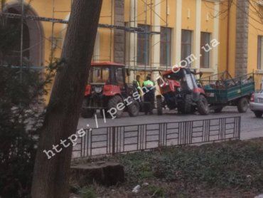 В Закарпатье произошло очередное ДТП, но уже с трактором