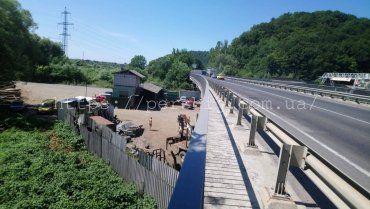 На трассе "Киев-Чоп" в Закарпатье продолжается долгожданный ремонт 