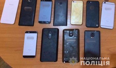 В Закарпатье закрытый магазин понёс колоссальный ущерб: Исчезли 19 телефонов 