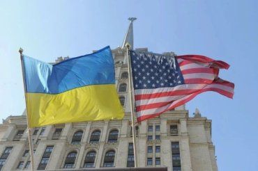 Госдеп США допускает возможность эвакуации семей дипломатов с Украины
