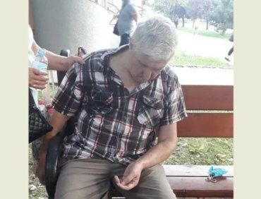 Родственники, отзовитесь: В Ужгороде на БАМе человеку стало плохо, прохожие хотят найти близких 