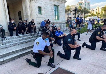 Police start joining street protests in several US cities