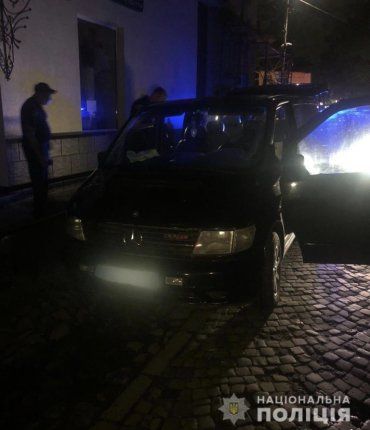 Оружие, патроны и наркотики: В Закарпатье полицейские "удачно" остановили бандита 